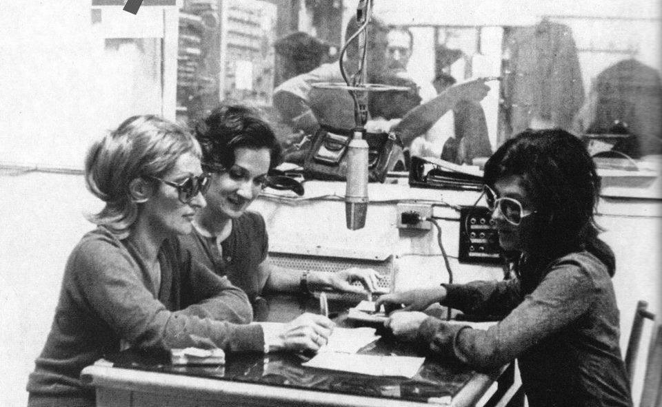 Mujeres en la radio
